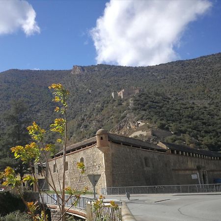 Hotel La Cirerole Casteil Esterno foto